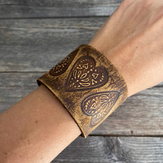MADE TO ORDER - Genuine Leather Bracelet 3 Heart Pattern