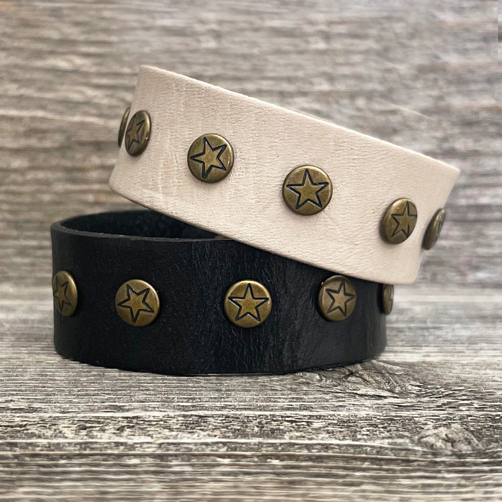 MADE TO ORDER - Hand-painted leather bracelet with Stars Rivets