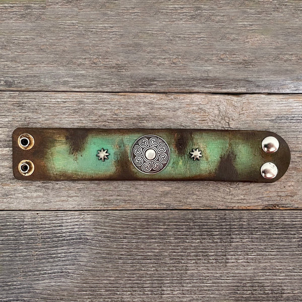 MADE TO ORDER - Leather Bracelet with Celtic Concho and Flowers Rivets