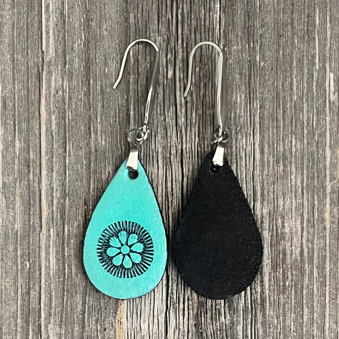 MADE TO ORDER - Leather Turquoise/black Boho Flower Earrings