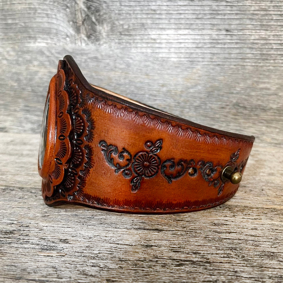 One of a Kind Leather Bracelet with Drop-shaped Banded Agate Stone II