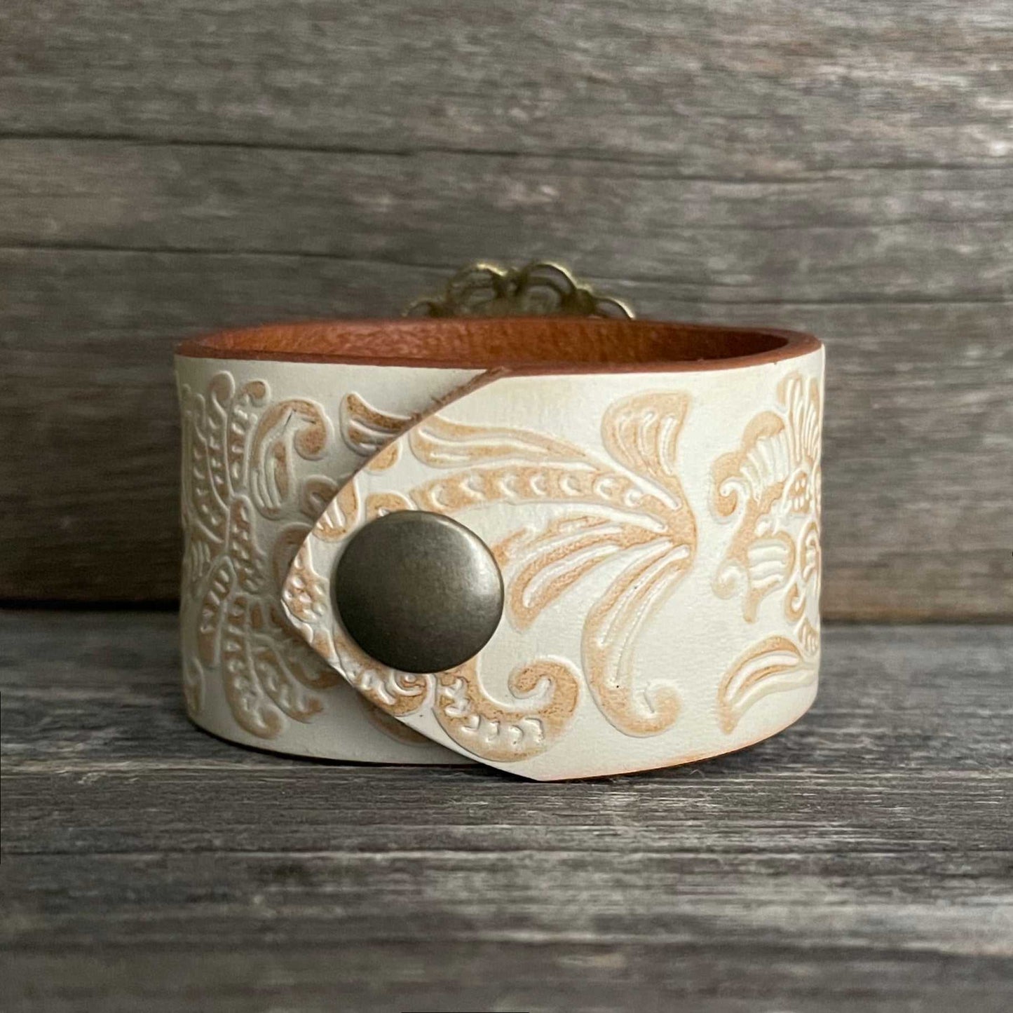 Genuine leather with cameo angel concho bracelet