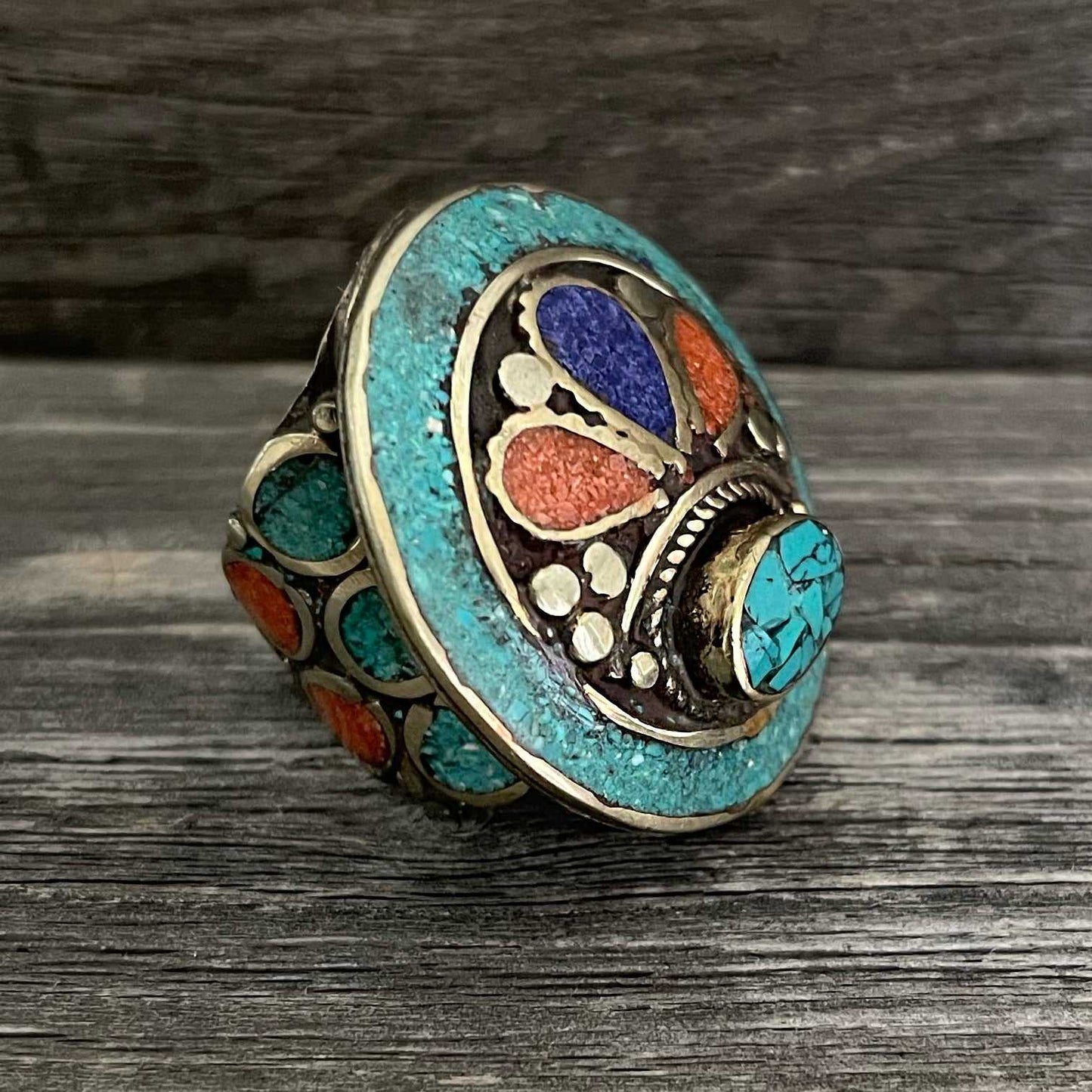Big statement round A Tibetan ring with Turquoise, Coral and Lapis Lazuli gemstone