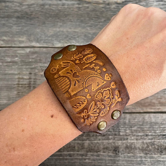 MADE TO ORDER - Genuine Leather Bracelet with Tooled Horse Design