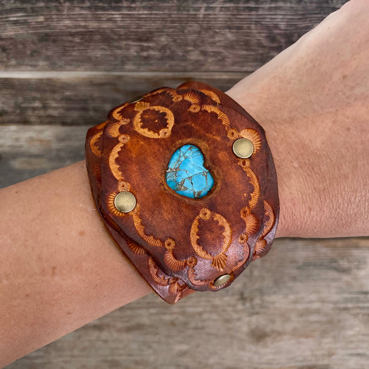 One of a Kind, genuine leather bracelet with heart-shaped turquoise stone