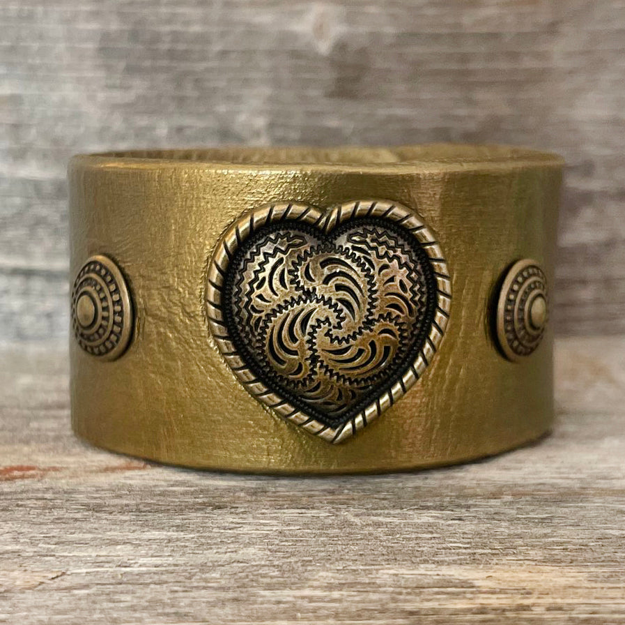 MADE TO ORDER - Genuine Metallic Leather Bracelet With Heart Concho