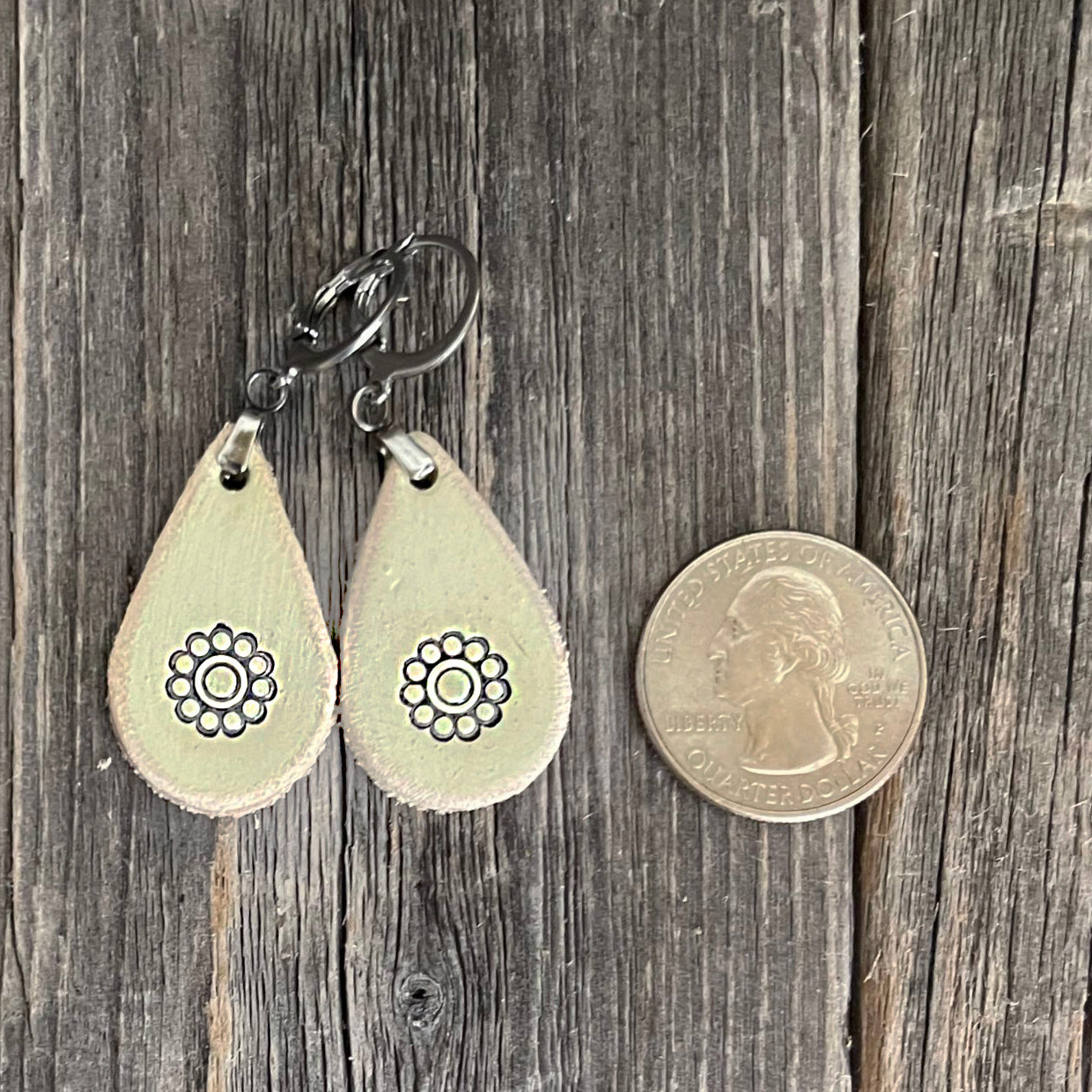 MADE TO ORDER - Leather off-white Drop Earrings with Flower