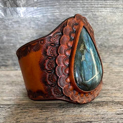 One of a Kind Leather Bracelet with Drop-shaped Blue Labradorite Stone