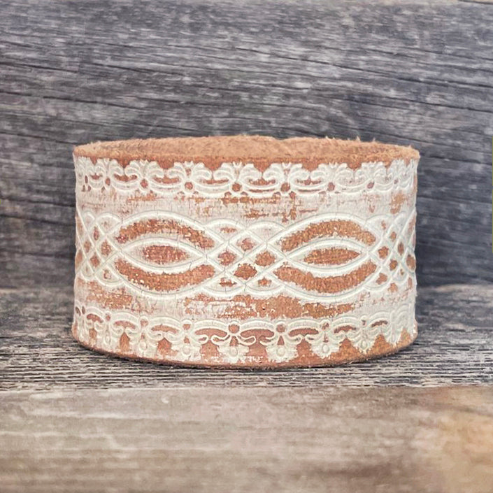 Rustic white leather bracelet with thread pattern