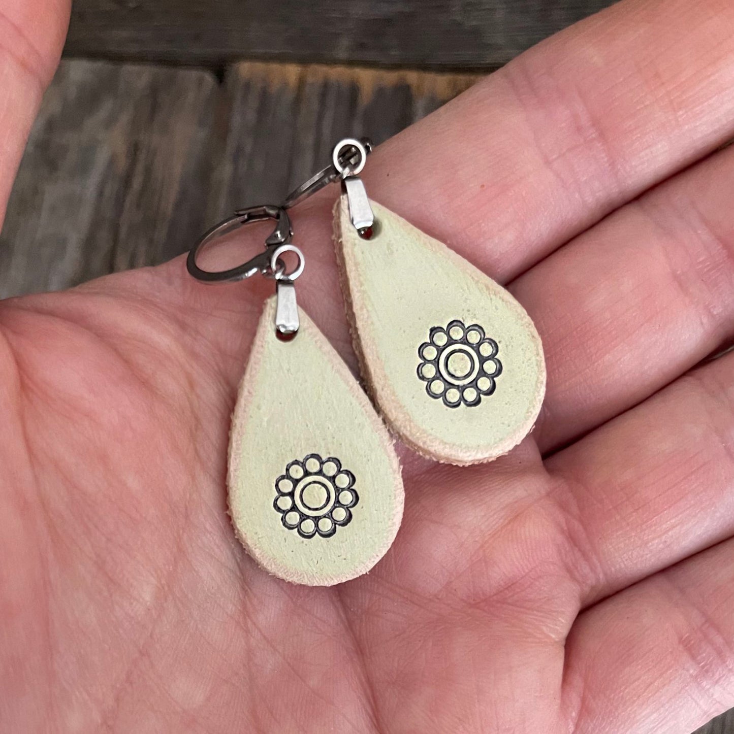 MADE TO ORDER - Leather off-white Drop Earrings with Flower