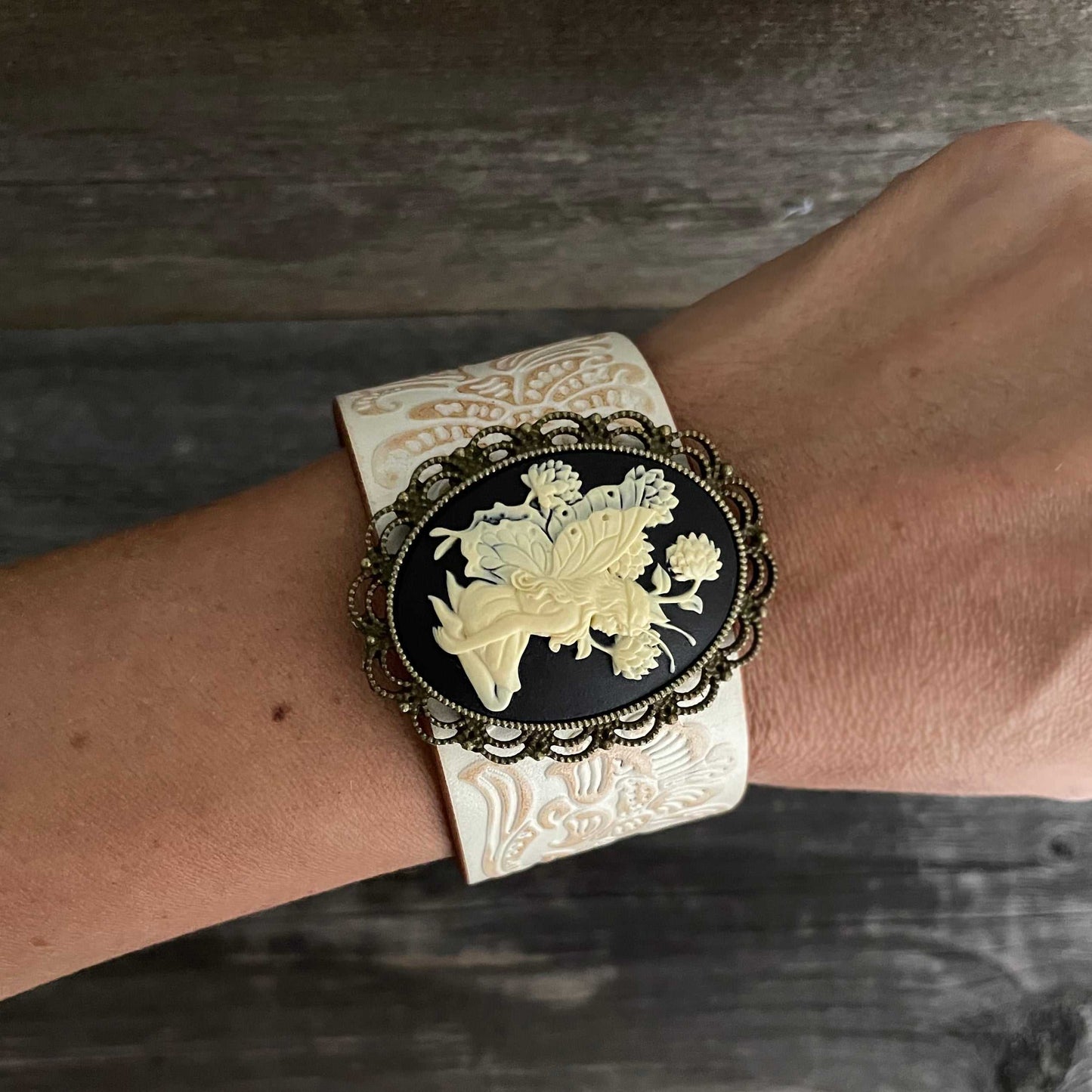 Genuine leather with cameo angel concho bracelet