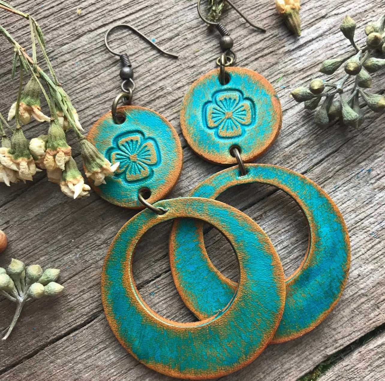 Boho-Style Handcrafted genuine  leather cascade earrings blue flower