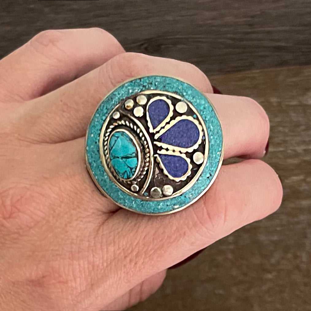 Big statement round A Tibetan ring with Turquoise, Coral and Lapis Lazuli gemstone