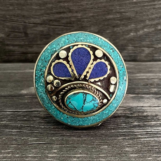 Big statement round A Tibetan ring with Turquoise, Coral and Lapis Lazuli gemstone